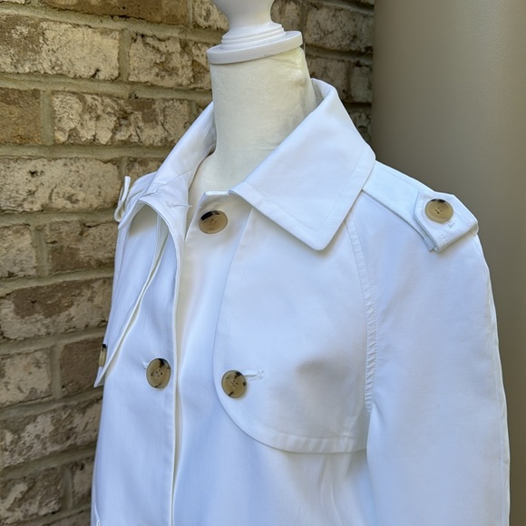 Premise Crisp White Jacket - Picture 3 of 16
